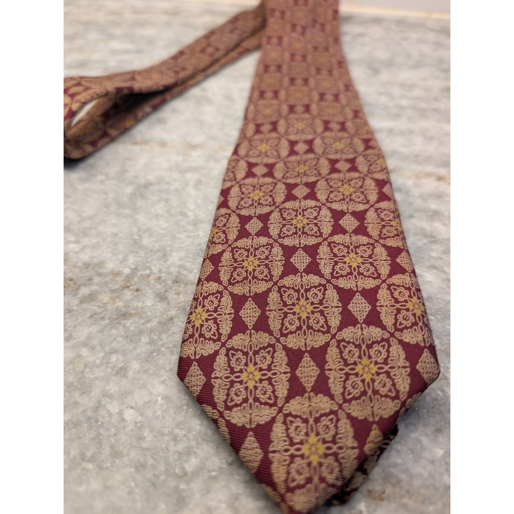 CLASSIC VINTAGE NECKTIE MADE IN JAPAN PRINTED IN ITALY, GEOMETRIC 100% SILK